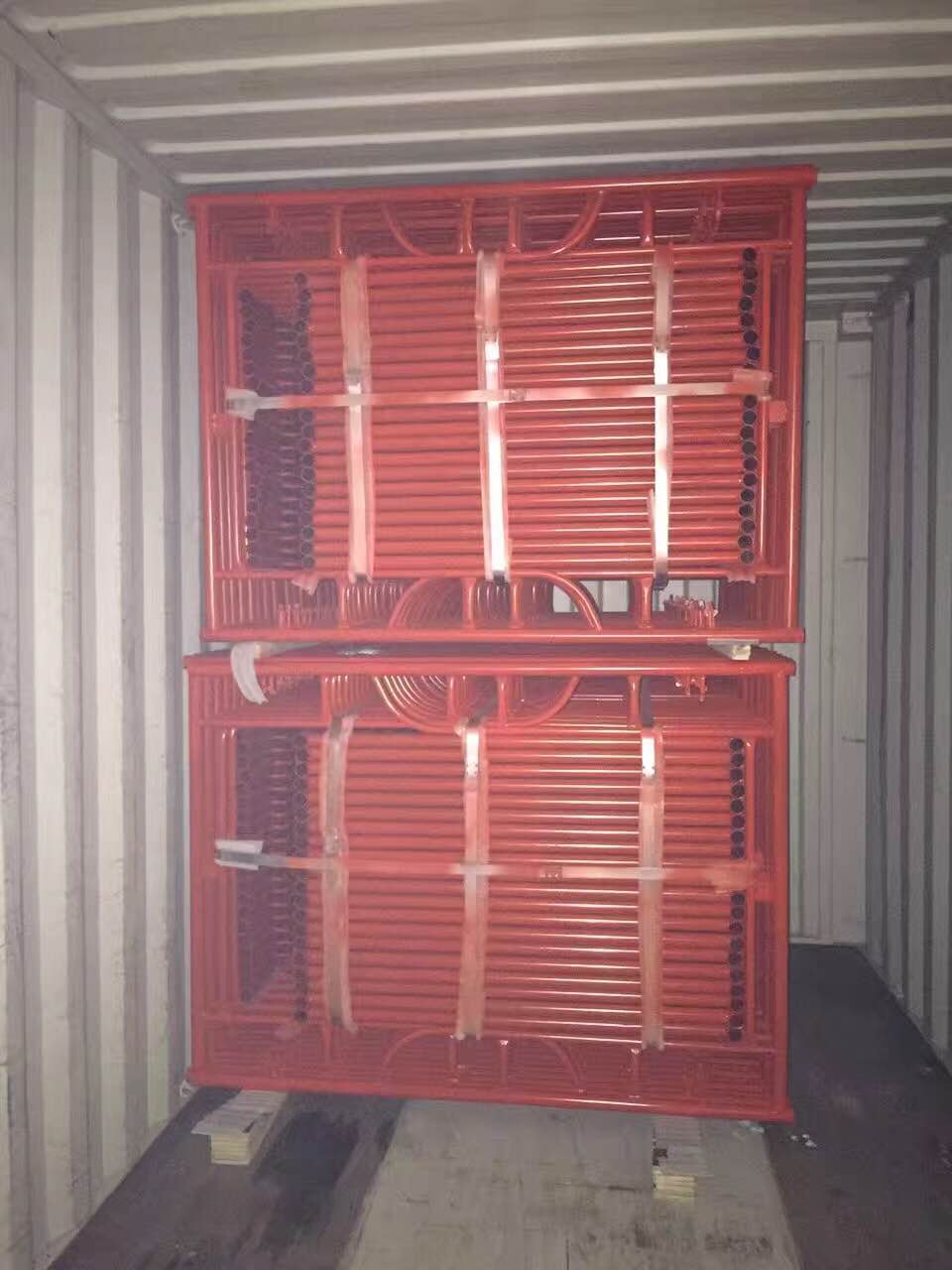 h frame in container